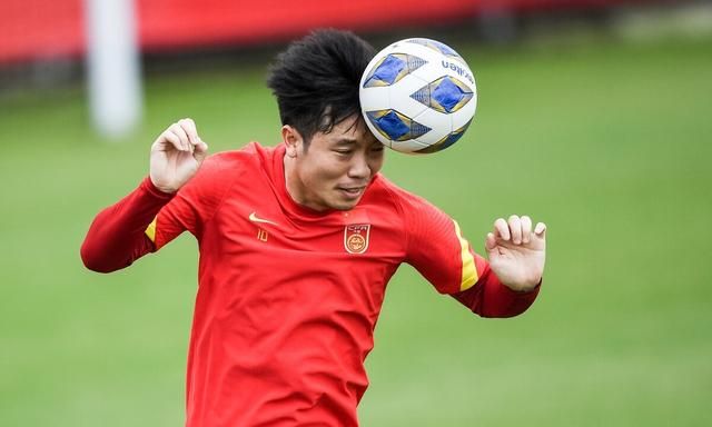 早上9点!国足收到喜讯:越南核心出问题,国安张稀哲迎来好机会