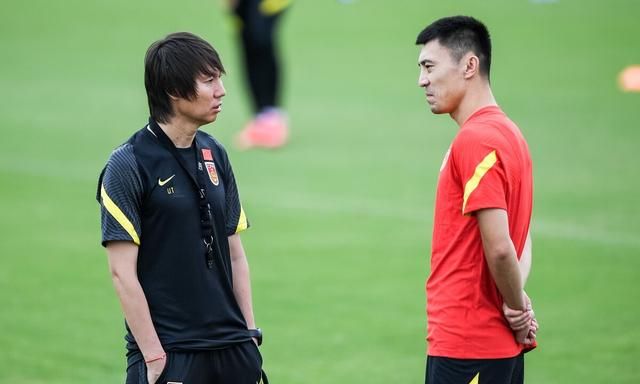 早上9点!国足收到喜讯:越南核心出问题,国安张稀哲迎来好机会