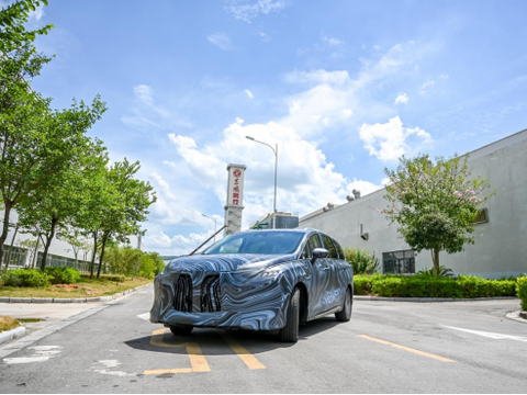 剑指高端家用MPV市场，东风风行新车工厂谍照曝光