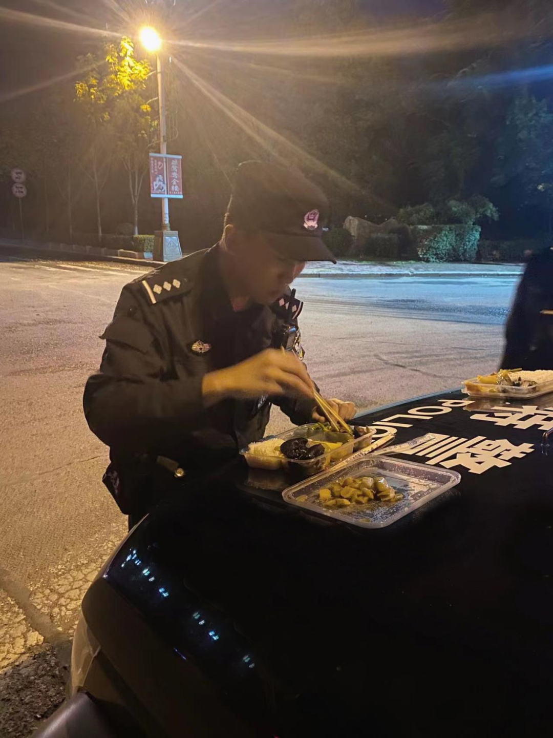 一家三口齐心抗疫 三个“战场”一种担当休闲区蓝鸢梦想 - Www.slyday.coM 一家三口齐心抗疫 三个“战场”一种担当休闲区蓝鸢梦想 - Www.slyday.coM