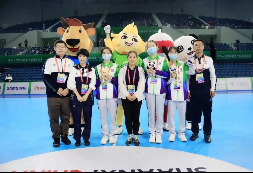 全运会闭幕式后,他们“抱警”了!休闲区蓝鸢梦想 - Www.slyday.coM 全运会闭幕式后,他们“抱警”了!休闲区蓝鸢梦想 - Www.slyday.coM