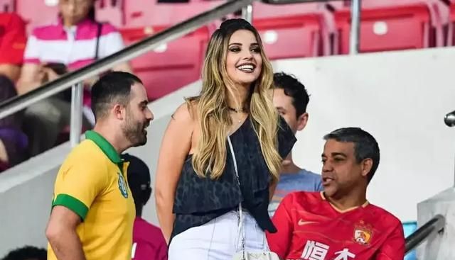 国足出奇制胜之道?足协安排球员家属赴沙迦探望,战越南会赢吗?