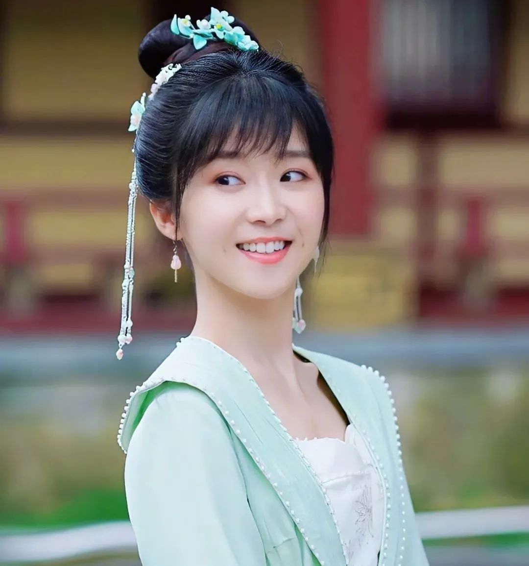 杀青13天无缝进组,4年12部女一,这位矮个女星靠脸突破资源瓶颈 杀青13天无缝进组,4年12部女一,这位矮个女星靠脸突破资源瓶颈