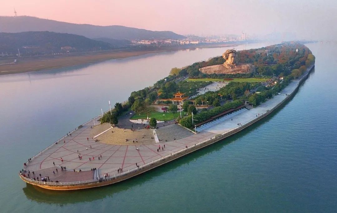 10月特价机票出炉!从上海出发最低只要187元!休闲区蓝鸢梦想 - Www.slyday.coM 10月特价机票出炉!从上海出发最低只要187元!休闲区蓝鸢梦想 - Www.slyday.coM