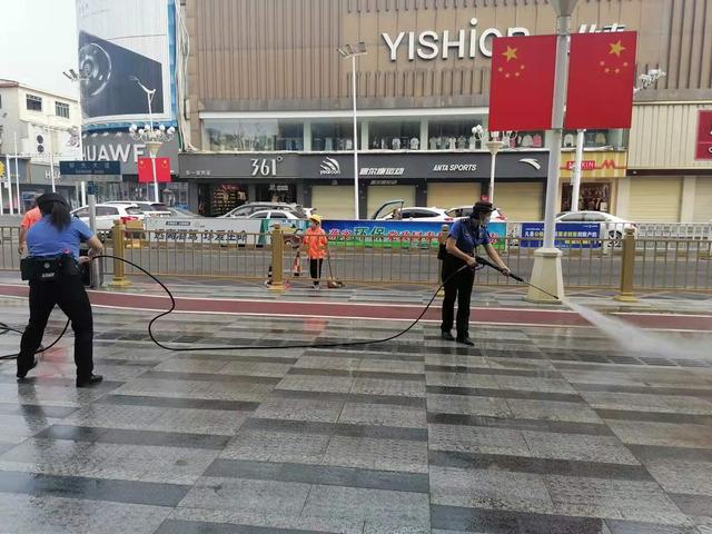 「五大专项行动,巾帼共努力②」深度清洁迎接国庆,东莞玉兰女子执法服务队在行动休闲区蓝鸢梦想 - Www.slyday.coM 「五大专项行动,巾帼共努力②」深度清洁迎接国庆,东莞玉兰女子执法服务队在行动休闲区蓝鸢梦想 - Www.slyday.coM