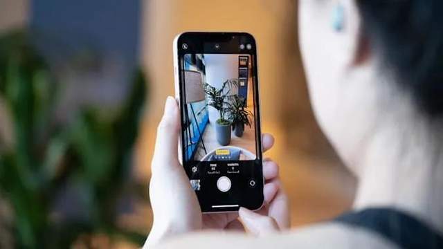 iPhone 13翻车了!拍照马赛克,红屏之后触控又失灵,网友:退钱休闲区蓝鸢梦想 - Www.slyday.coM iPhone 13翻车了!拍照马赛克,红屏之后触控又失灵,网友:退钱休闲区蓝鸢梦想 - Www.slyday.coM