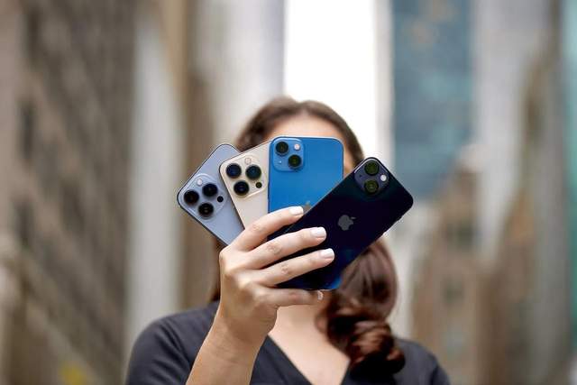 iPhone 13翻车了!拍照马赛克,红屏之后触控又失灵,网友:退钱休闲区蓝鸢梦想 - Www.slyday.coM iPhone 13翻车了!拍照马赛克,红屏之后触控又失灵,网友:退钱休闲区蓝鸢梦想 - Www.slyday.coM