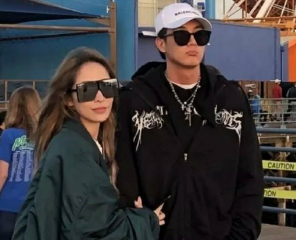 黄皓回到<a href=