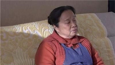 6岁孙子质问奶奶：爸爸见你6次,打了妈妈3次,你开心了吗