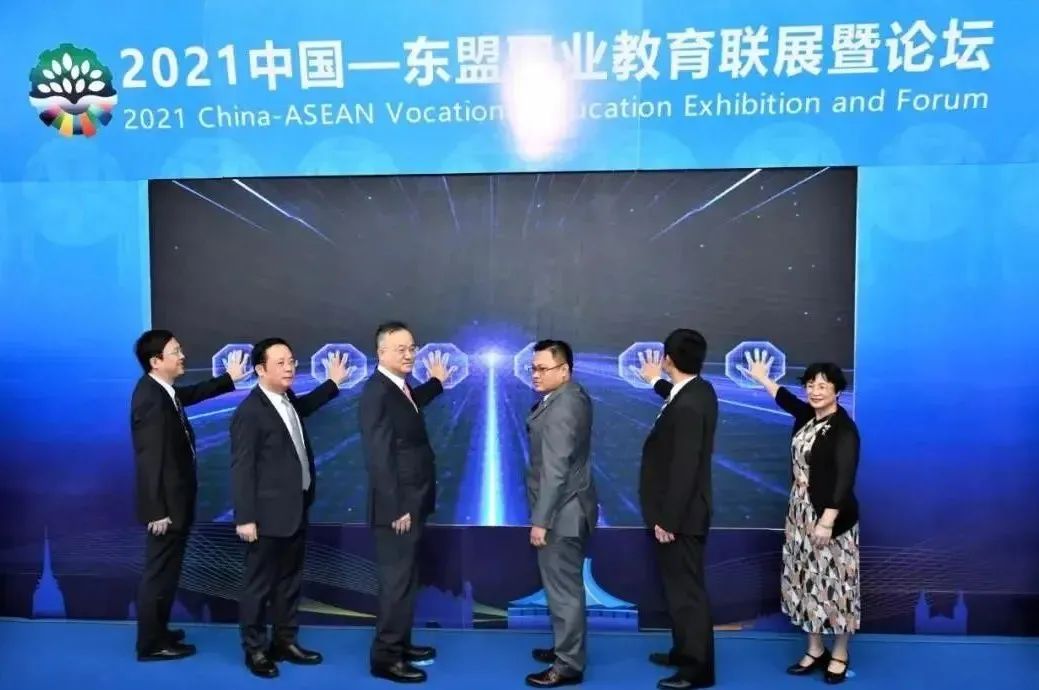 巴基斯坦留学小哥:我要在中国学好本领再回去服务我的国家!休闲区蓝鸢梦想 - Www.slyday.coM 巴基斯坦留学小哥:我要在中国学好本领再回去服务我的国家!休闲区蓝鸢梦想 - Www.slyday.coM