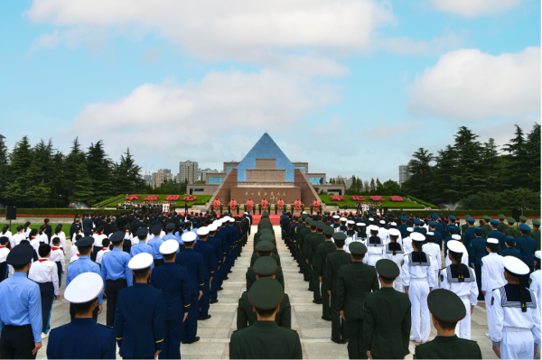 缅怀革命先烈、弘扬英雄精神!李强等今天向人民英雄敬献花篮休闲区蓝鸢梦想 - Www.slyday.coM 缅怀革命先烈、弘扬英雄精神!李强等今天向人民英雄敬献花篮休闲区蓝鸢梦想 - Www.slyday.coM