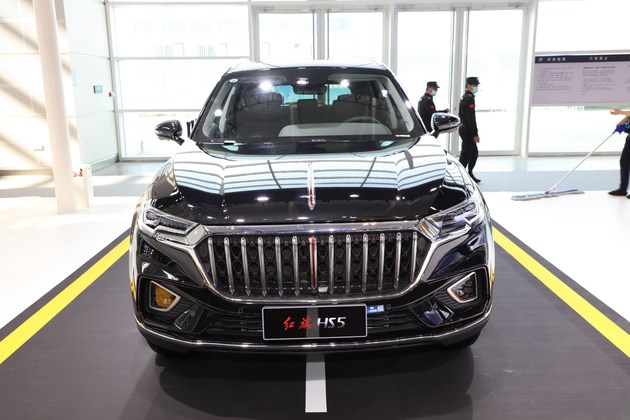 红旗轿车新款2021图片,途锐2021款新款图片 2021天津车展:抢先实拍新款红旗hs5
