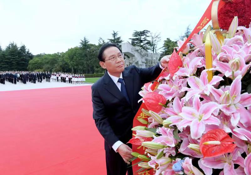 烈士纪念日,李强龚正等与各界代表向人民英雄敬献花篮休闲区蓝鸢梦想 - Www.slyday.coM 烈士纪念日,李强龚正等与各界代表向人民英雄敬献花篮休闲区蓝鸢梦想 - Www.slyday.coM