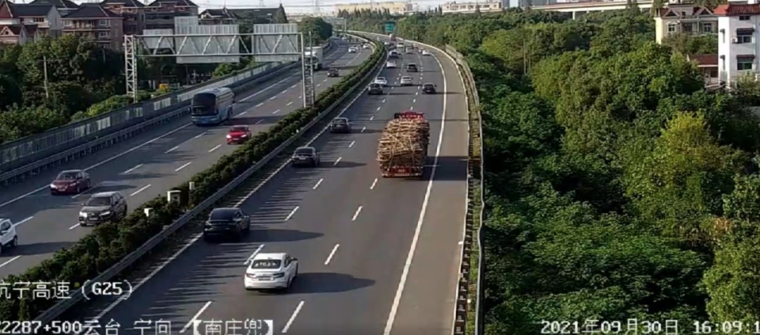 杭州东站已经人山人海了!部分高速大流量排队缓行…交警提醒:这才是堵车最重要的原因!休闲区蓝鸢梦想 - Www.slyday.coM 杭州东站已经人山人海了!部分高速大流量排队缓行…交警提醒:这才是堵车最重要的原因!休闲区蓝鸢梦想 - Www.slyday.coM