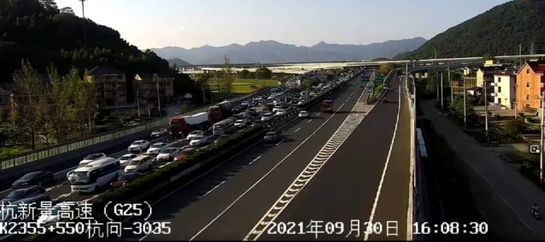 杭州东站已经人山人海了!部分高速大流量排队缓行…交警提醒:这才是堵车最重要的原因!休闲区蓝鸢梦想 - Www.slyday.coM 杭州东站已经人山人海了!部分高速大流量排队缓行…交警提醒:这才是堵车最重要的原因!休闲区蓝鸢梦想 - Www.slyday.coM