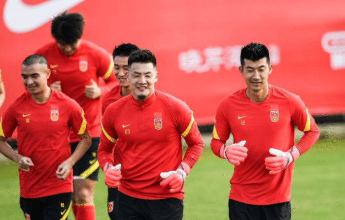官宣!国足VS越南凌晨1点开赛,首发11人将大变,武磊10号或入替