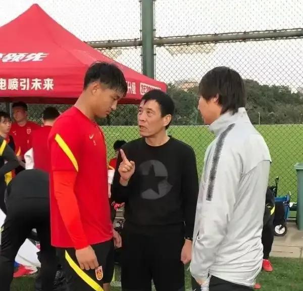 国足针对性训练拿下越南有望,归化才是出路?国足的希望在哪?