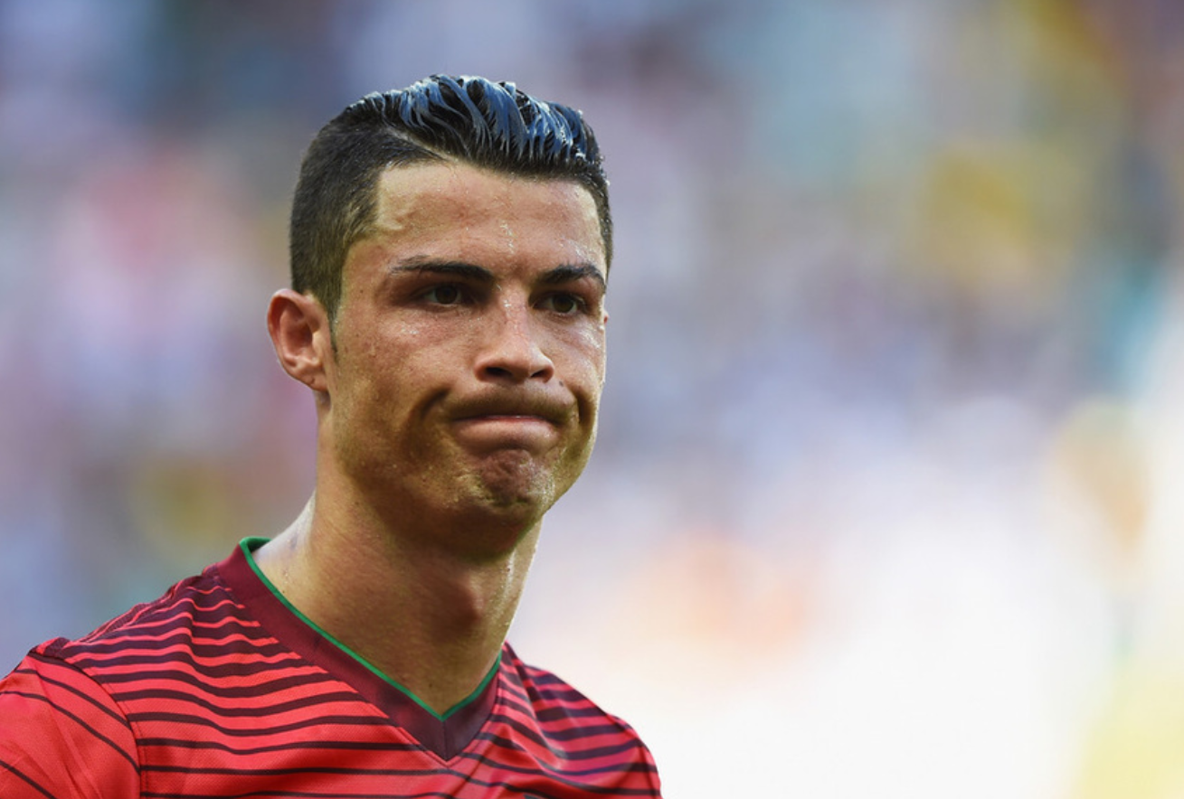 英国燃油危机加剧!油价涨至12元/升,C罗豪车排队7小时没加上油休闲区蓝鸢梦想 - Www.slyday.coM 英国燃油危机加剧!油价涨至12元/升,C罗豪车排队7小时没加上油休闲区蓝鸢梦想 - Www.slyday.coM