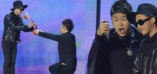 “一跪成名”杜海涛!恋爱8年为何不结婚?跪拜<a href=