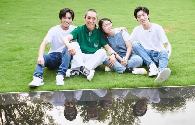 71岁张艺谋为妻子陈婷庆生,送花秀恩爱,14岁女儿露面不见俩儿子休闲区蓝鸢梦想 - Www.slyday.coM 71岁张艺谋为妻子陈婷庆生,送花秀恩爱,14岁女儿露面不见俩儿子休闲区蓝鸢梦想 - Www.slyday.coM