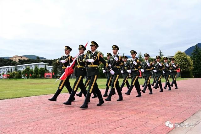 看!五星红旗在雪域高原冉冉升起休闲区蓝鸢梦想 - Www.slyday.coM 看!五星红旗在雪域高原冉冉升起休闲区蓝鸢梦想 - Www.slyday.coM