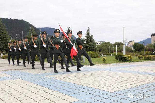 看!五星红旗在雪域高原冉冉升起休闲区蓝鸢梦想 - Www.slyday.coM 看!五星红旗在雪域高原冉冉升起休闲区蓝鸢梦想 - Www.slyday.coM