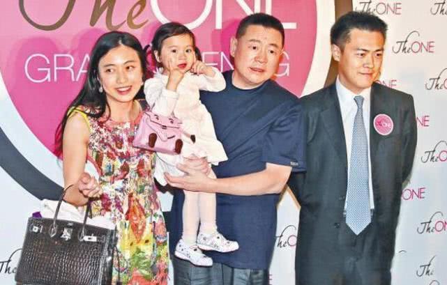 甘比亏掉几百亿后刘銮雄开始支持儿子刘鸣炜捐千万给海洋公园