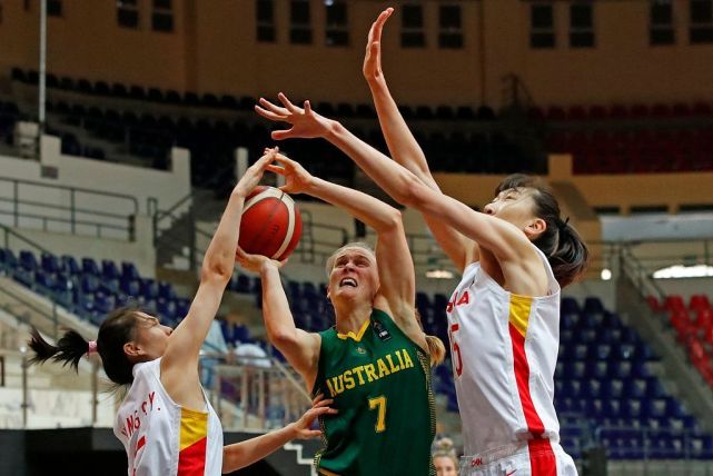 CCTV5直播亚洲杯：中国女篮3场胜183，场均61分，半决赛对<a href=