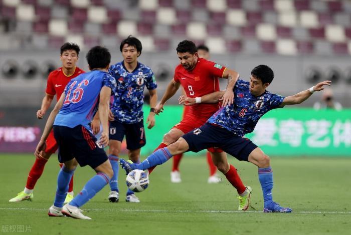 国足对越南时间更改，不再是23点，球迷：又要熬夜，输球没借口了