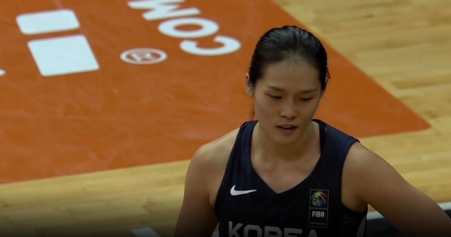 50-25！中国女篮大爆发，半场领先25分，<a href=