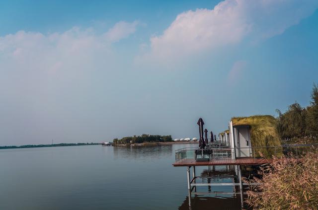 沙湖边的超级网红酒店,住在蛋里是什么样的体验休闲区蓝鸢梦想 - Www.slyday.coM 沙湖边的超级网红酒店,住在蛋里是什么样的体验休闲区蓝鸢梦想 - Www.slyday.coM