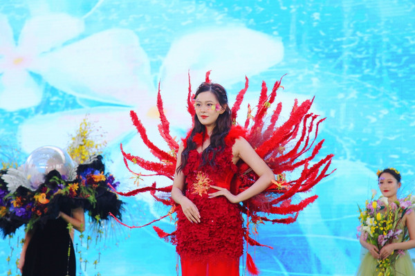 金秋时节，掉进<a href=