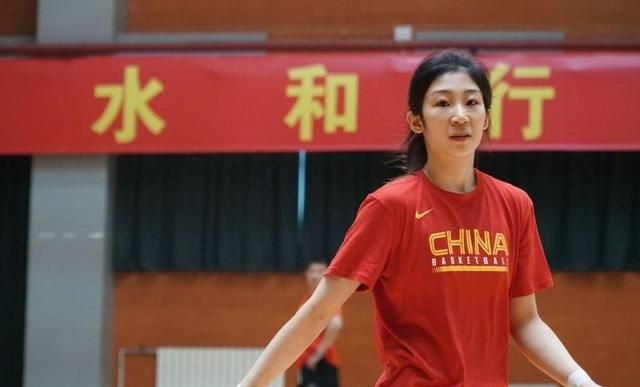 中国女篮24分横扫<a href=