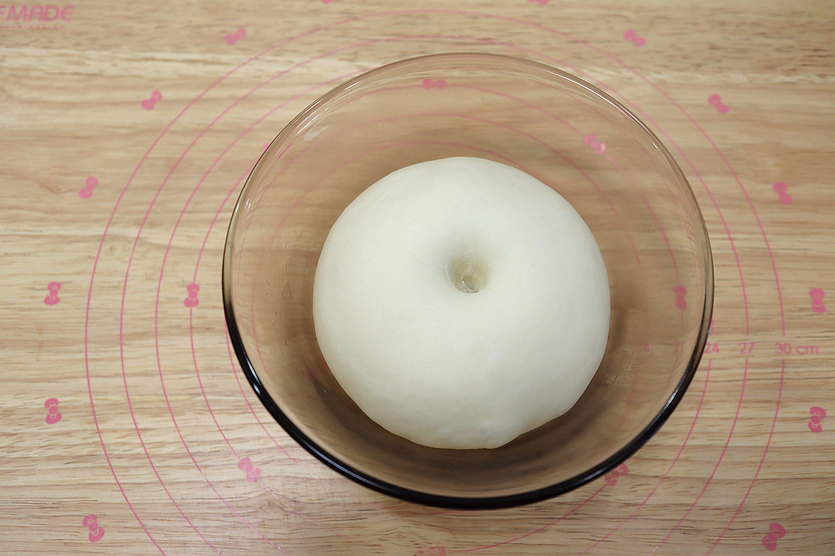 100克面粉烤2个大汉堡，表面不刷蛋液颜色倍儿好，又暄又软吃撑了