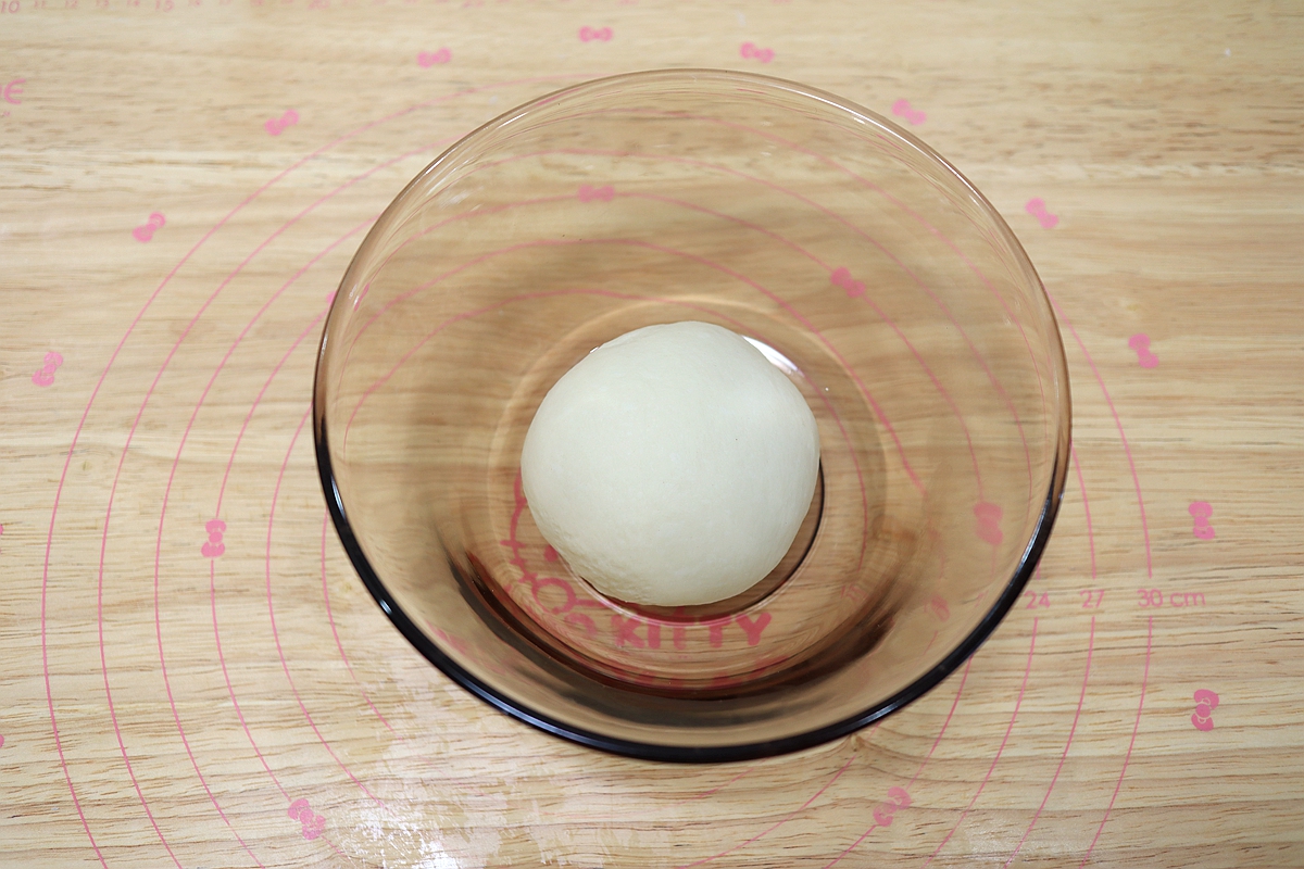 100克面粉烤2个大汉堡，表面不刷蛋液颜色倍儿好，又暄又软吃撑了