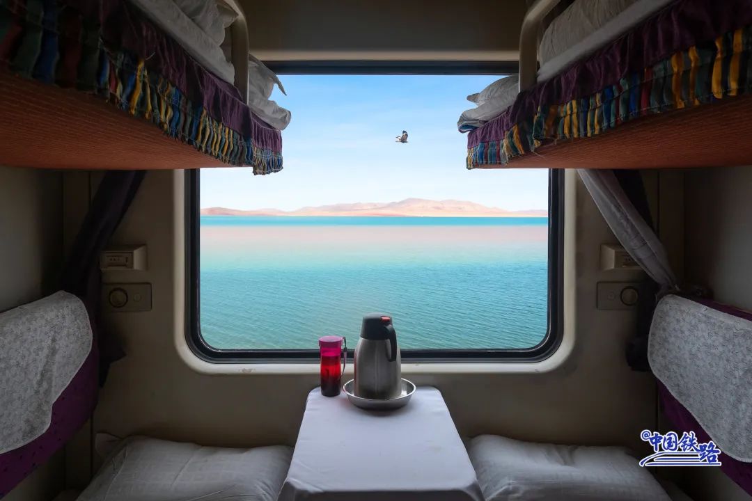 坐高铁千万不要玩手机 你也许会错过“风景大片”休闲区蓝鸢梦想 - Www.slyday.coM 坐高铁千万不要玩手机 你也许会错过“风景大片”休闲区蓝鸢梦想 - Www.slyday.coM