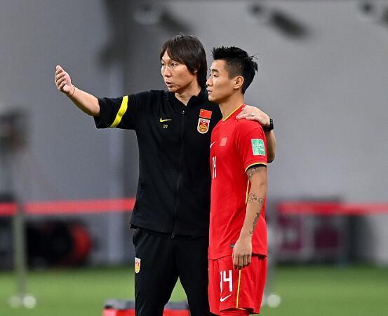 国足热身赛不胜原因曝光!李铁选择令人意外 三名将无缘战越南