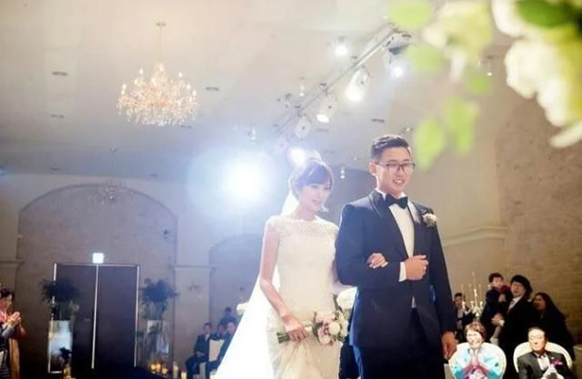 2度豪门梦碎,带一子一女改嫁<a href=