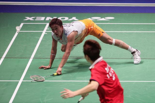 石宇奇2-1击败日本一哥，21-5曾打爆桃田贤斗，连续2届苏杯胜对手