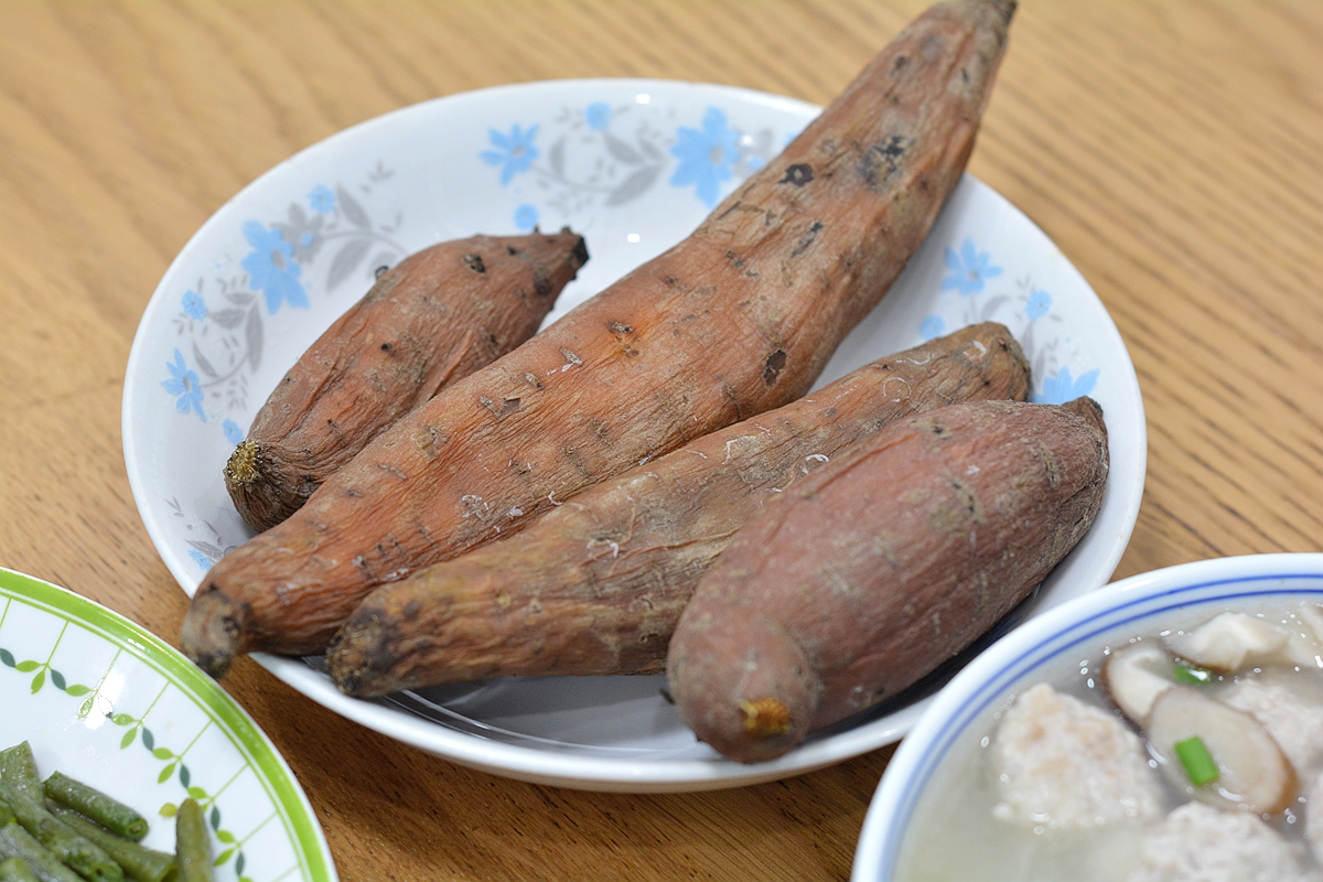 [转载]北京娘儿仨国庆节晚餐，1汤1荤1素全吃光了，伙食不赖饭量不孬