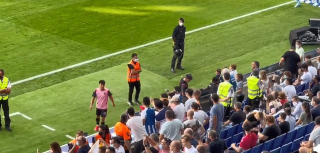 武磊连夜与国足会合,被看台上的五星红旗感动,与本泽马交换球衣休闲区蓝鸢梦想 - Www.slyday.coM 武磊连夜与国足会合,被看台上的五星红旗感动,与本泽马交换球衣休闲区蓝鸢梦想 - Www.slyday.coM