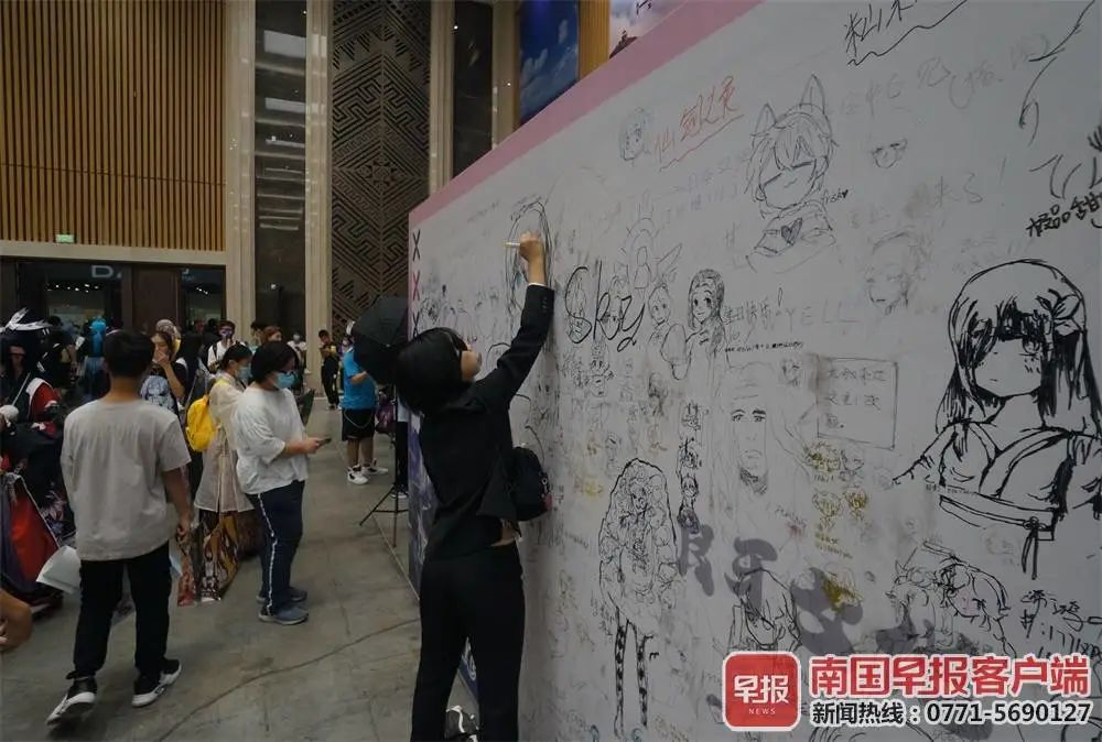 逛公园看车展……你的“国庆假期”也是这么过的吗?休闲区蓝鸢梦想 - Www.slyday.coM 逛公园看车展……你的“国庆假期”也是这么过的吗?休闲区蓝鸢梦想 - Www.slyday.coM