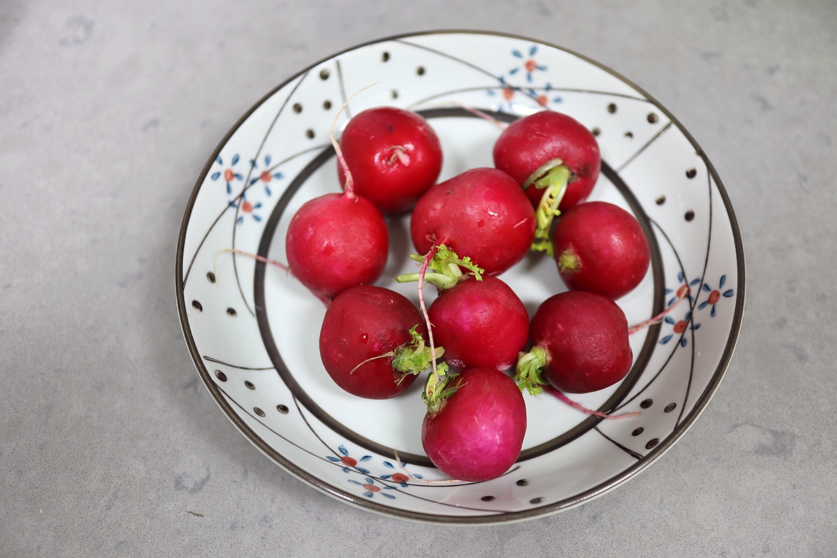 樱桃水萝卜简单一腌，脆爽开胃又多汁，一口一个酸甜微辣真解气