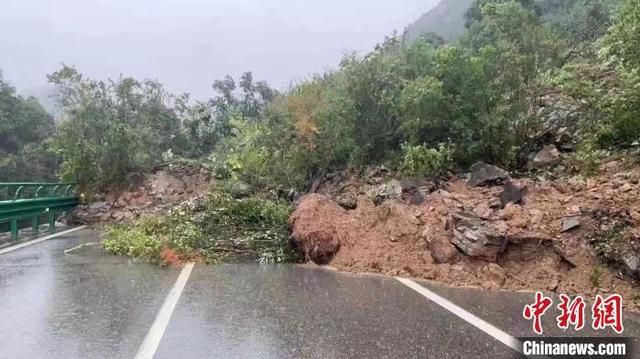 山体滑坡路基塌方致四川多条高速通行受阻 目前正在抢修休闲区蓝鸢梦想 - Www.slyday.coM 山体滑坡路基塌方致四川多条高速通行受阻 目前正在抢修休闲区蓝鸢梦想 - Www.slyday.coM