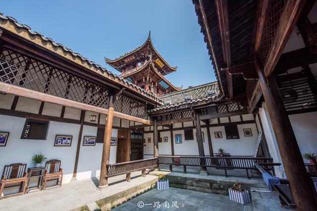 四川省唯一的风水名城,内有“阆中风水第一楼”,已经有一千多年休闲区蓝鸢梦想 - Www.slyday.coM 四川省唯一的风水名城,内有“阆中风水第一楼”,已经有一千多年休闲区蓝鸢梦想 - Www.slyday.coM