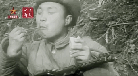 上映6天《长津湖》票房破21亿,真实的朝鲜战场,珍贵画面,让人红了眼眶休闲区蓝鸢梦想 - Www.slyday.coM 上映6天《长津湖》票房破21亿,真实的朝鲜战场,珍贵画面,让人红了眼眶休闲区蓝鸢梦想 - Www.slyday.coM