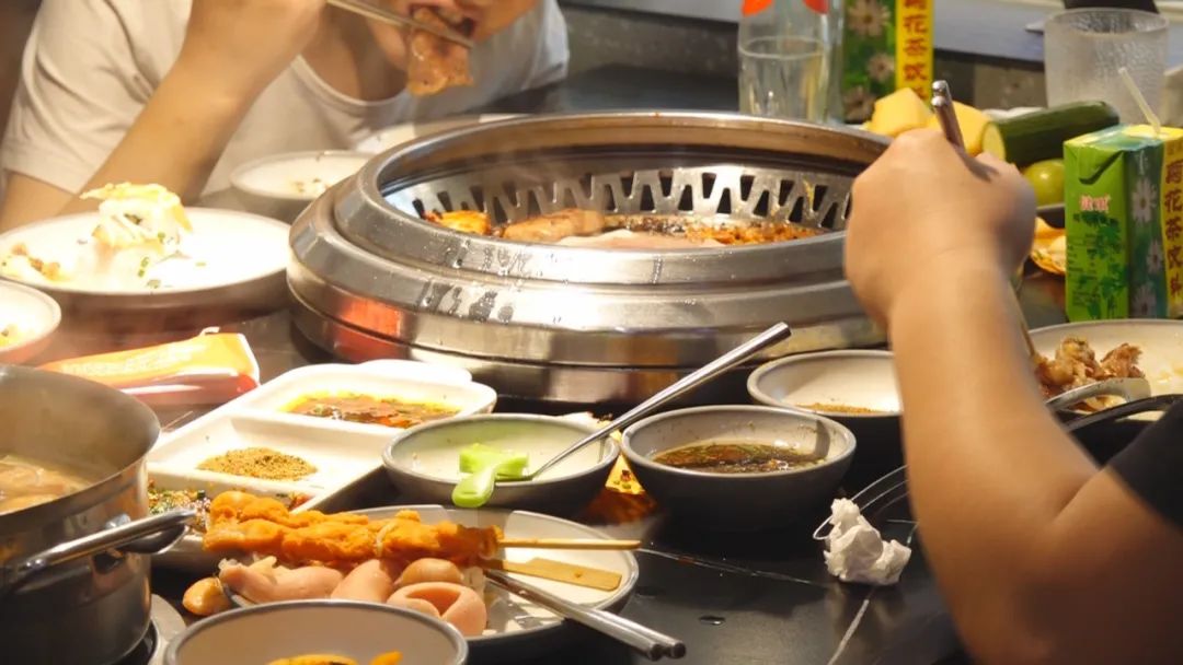 假期不吃早餐、暴饮暴食危害有多大?梅城一女孩诱发急病入院休闲区蓝鸢梦想 - Www.slyday.coM 假期不吃早餐、暴饮暴食危害有多大?梅城一女孩诱发急病入院休闲区蓝鸢梦想 - Www.slyday.coM