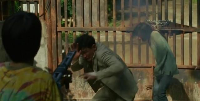 人质揍绑匪、绑架变儿戏!<a href=