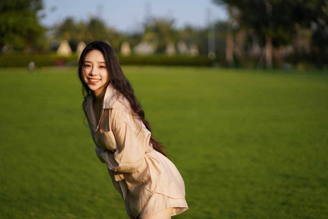 秋季,身穿针织衫搭配牛仔裤简约大气,秒变成初恋模样 秋季,身穿针织衫搭配牛仔裤简约大气,秒变成初恋模样