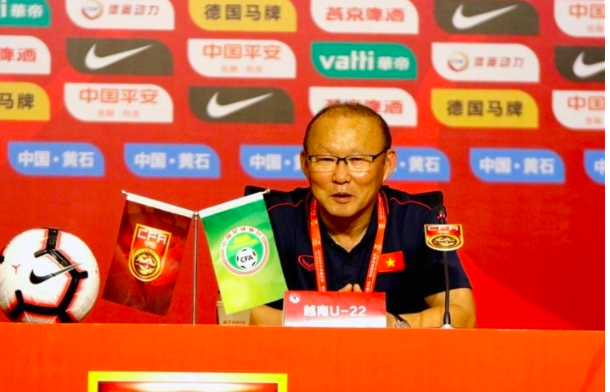 越南韩国籍主帅当众嘲讽李铁:你们中国队体能不行,只能跑30分钟